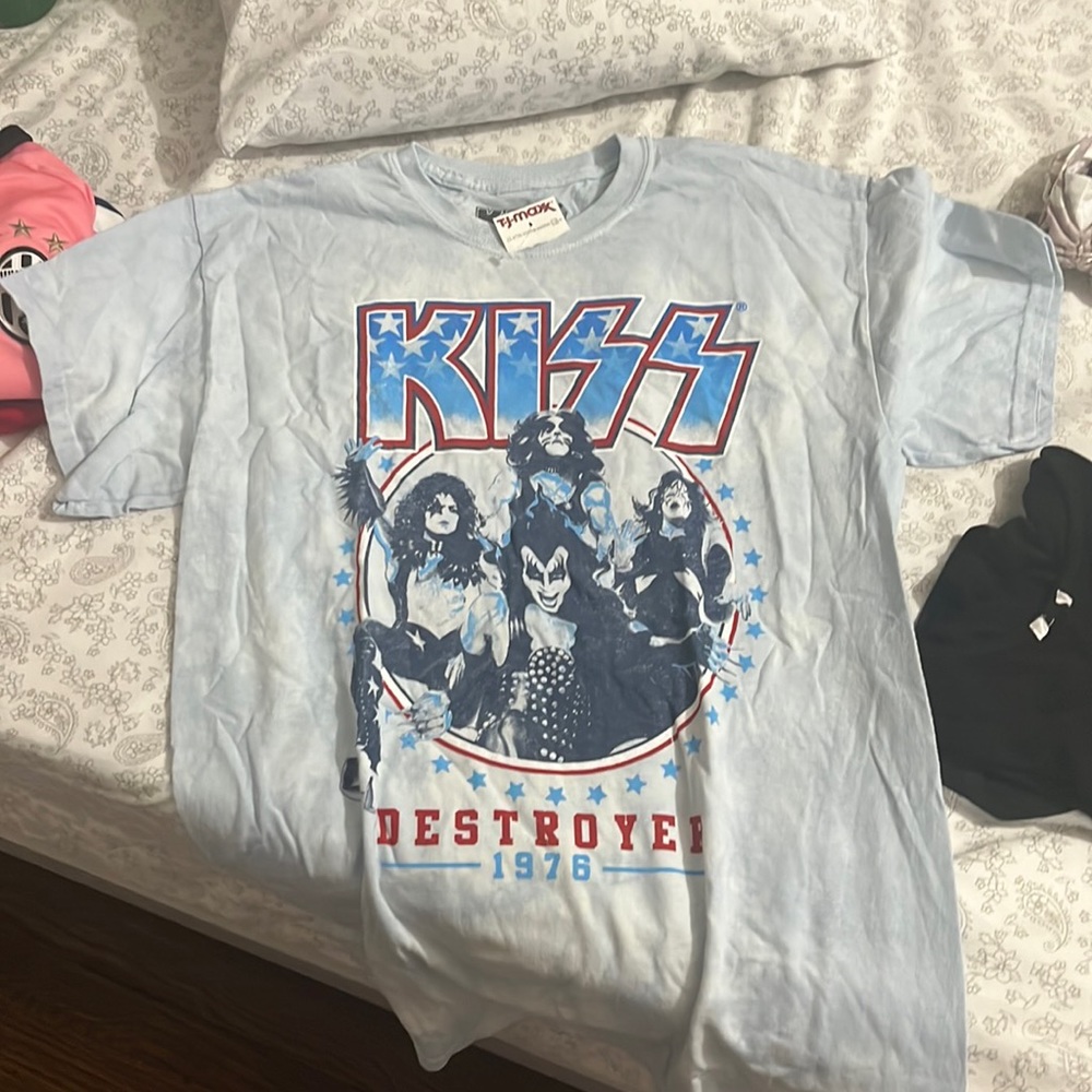 Kiss Graphic Tee